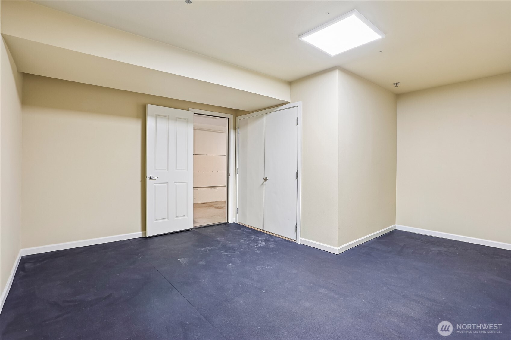 11875 SE 4th Place #701, Bellevue, WA 98005