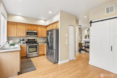 11875 SE 4th Place #701, Bellevue, WA 98005 - Photo 10