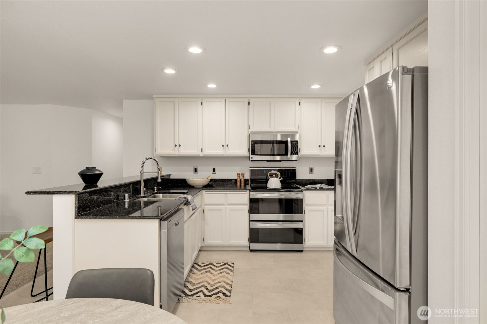 24325 SE 40th Place , Sammamish, WA 98029
