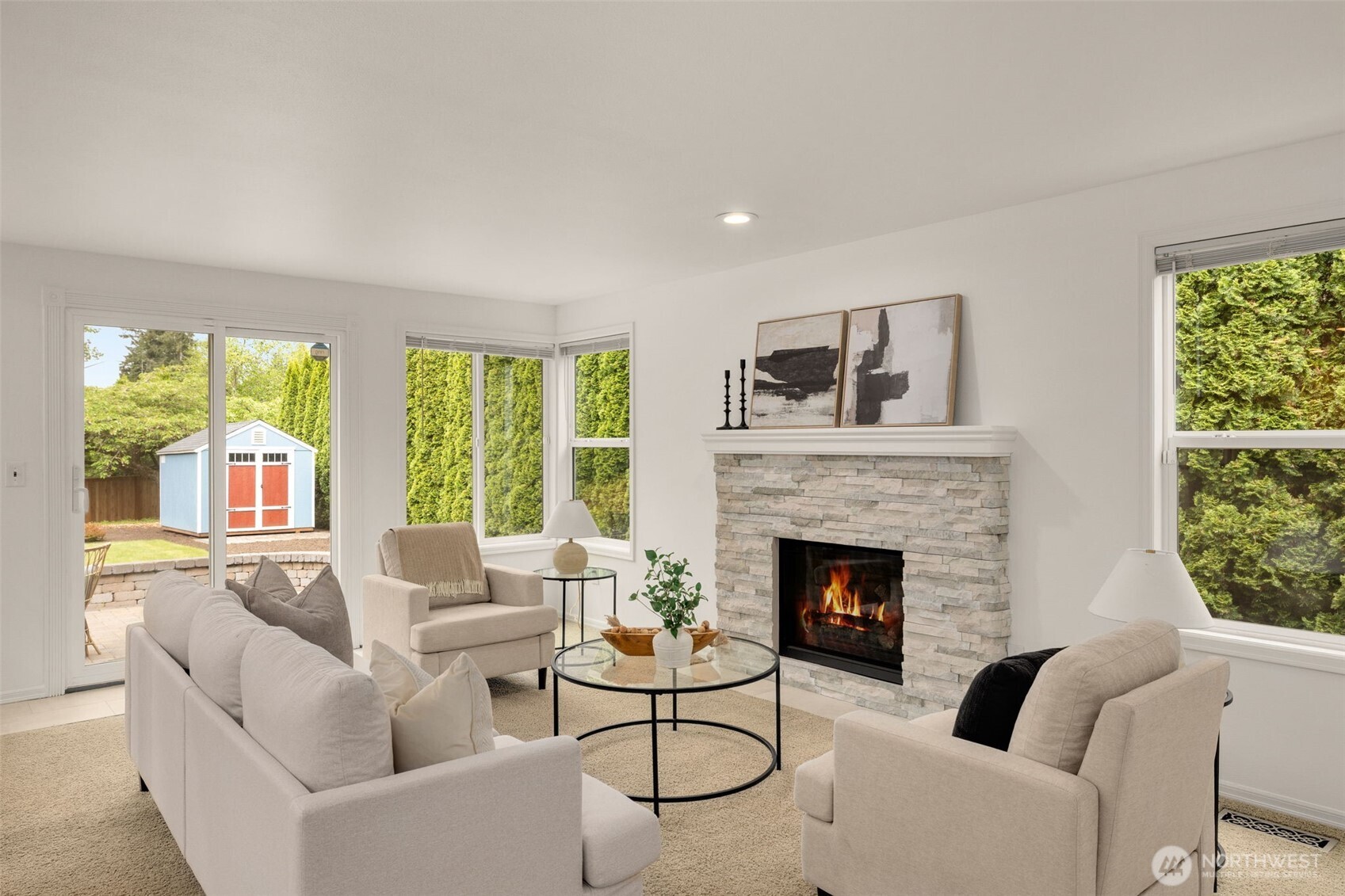 24325 SE 40th Place , Sammamish, WA 98029