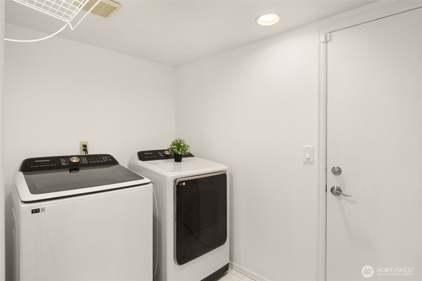 24325 SE 40th Place , Sammamish, WA 98029