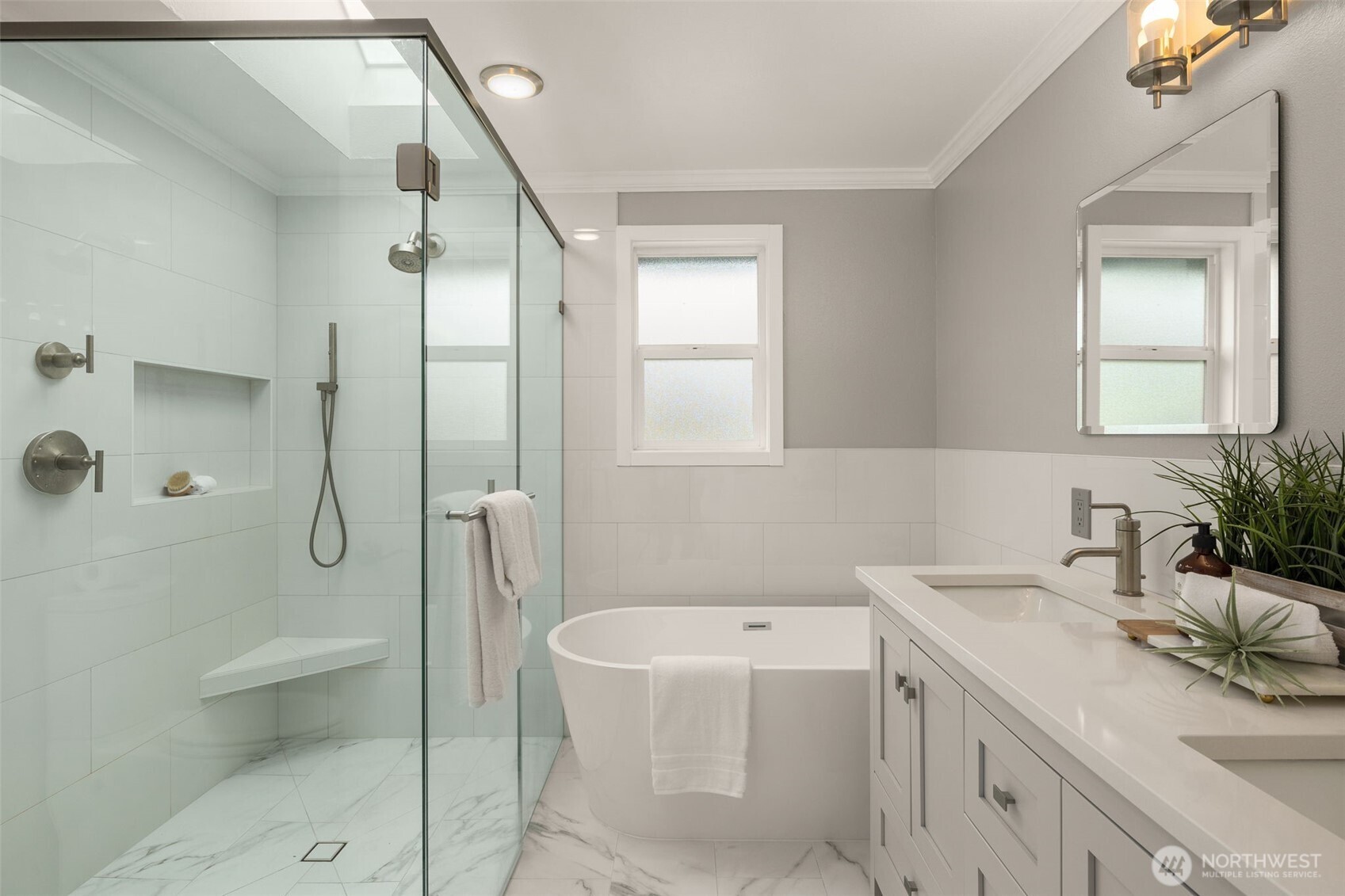 24325 SE 40th Place , Sammamish, WA 98029