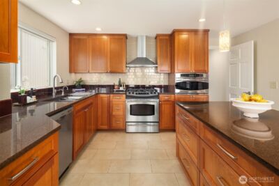8530 54th Avenue NE, Seattle, WA 98115 - Photo 11