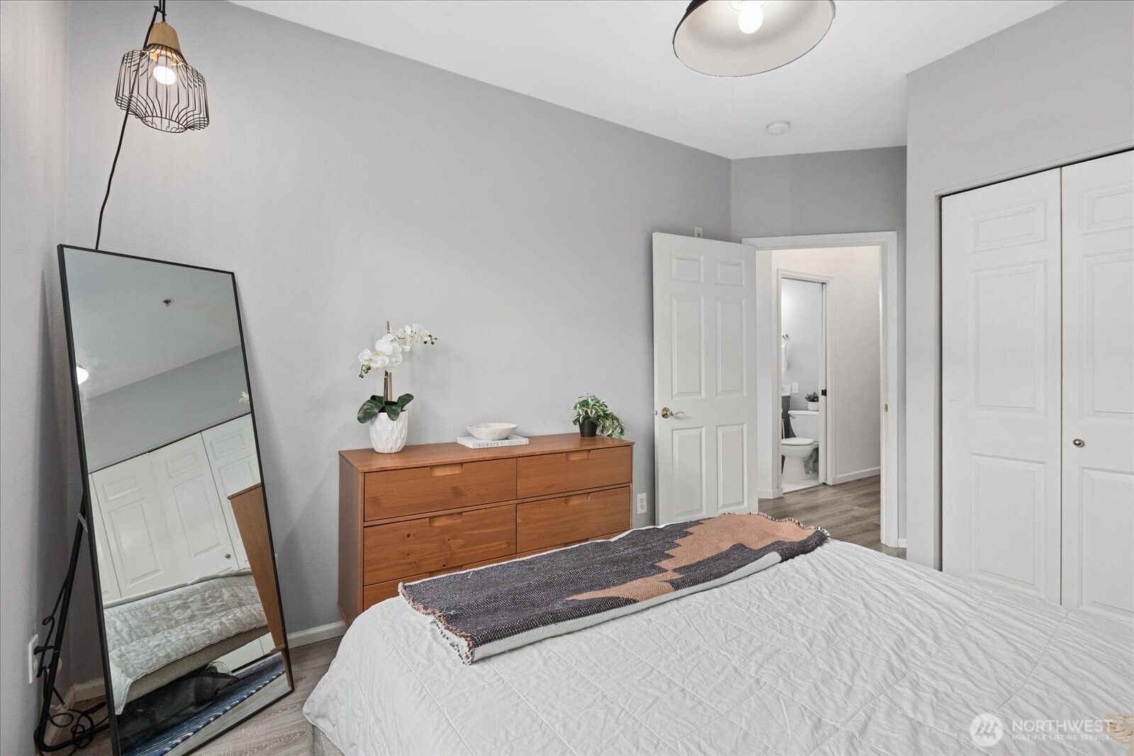 13000 Admiralty Way #D103, Everett, WA 98204-6269
