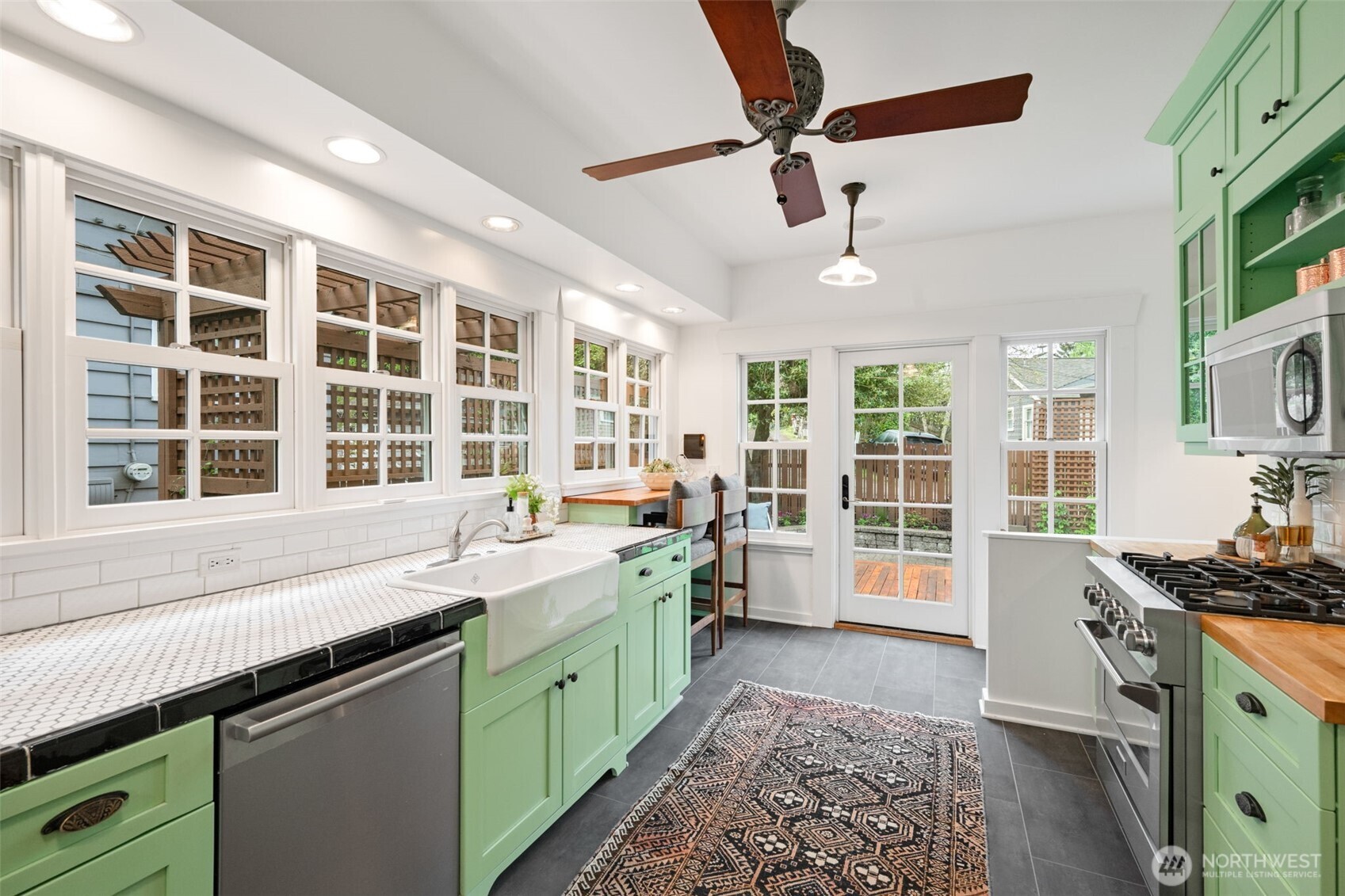 1113 NE Ravenna Blvd , Seattle, WA 98105