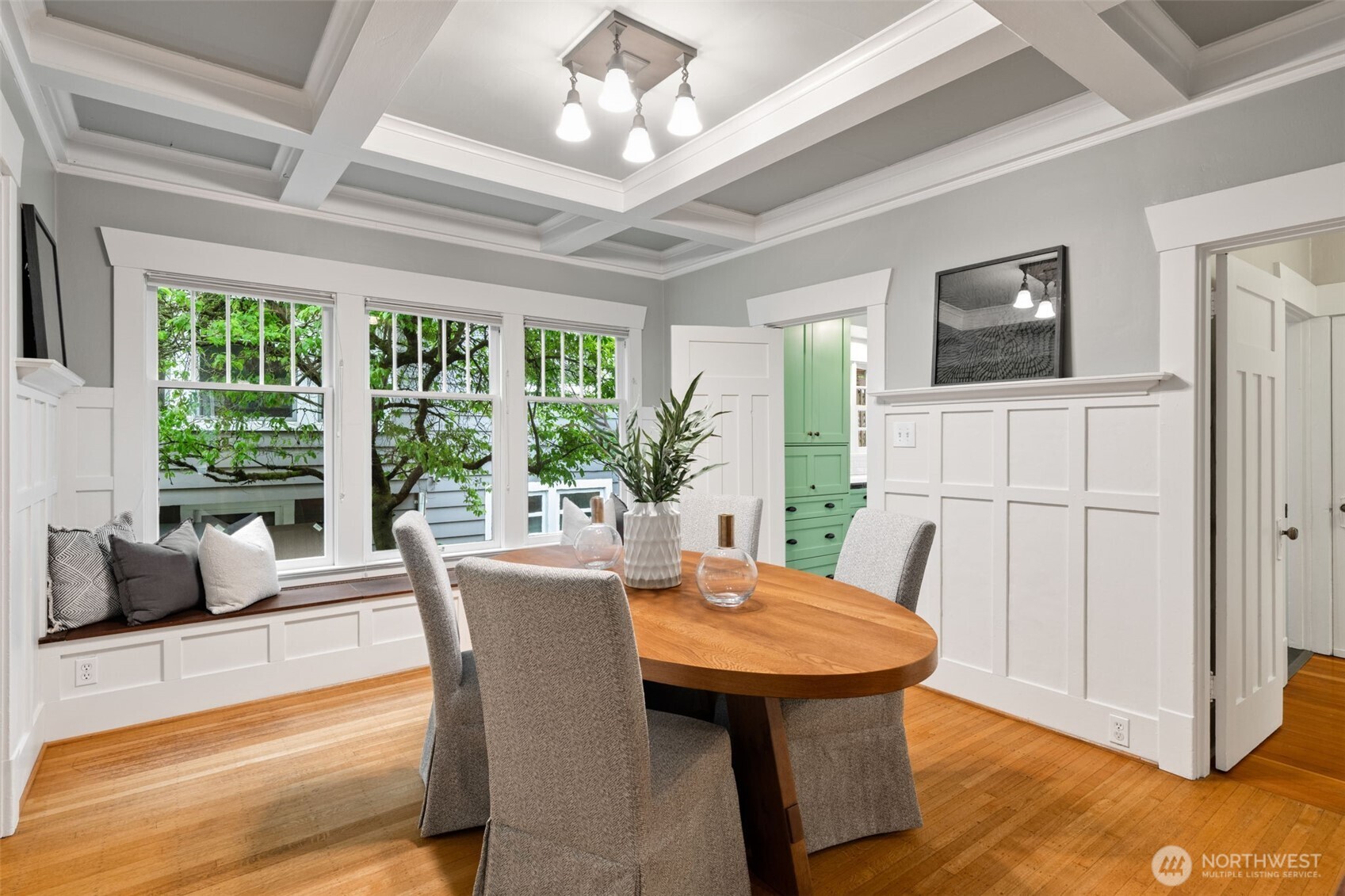 1113 NE Ravenna Blvd , Seattle, WA 98105