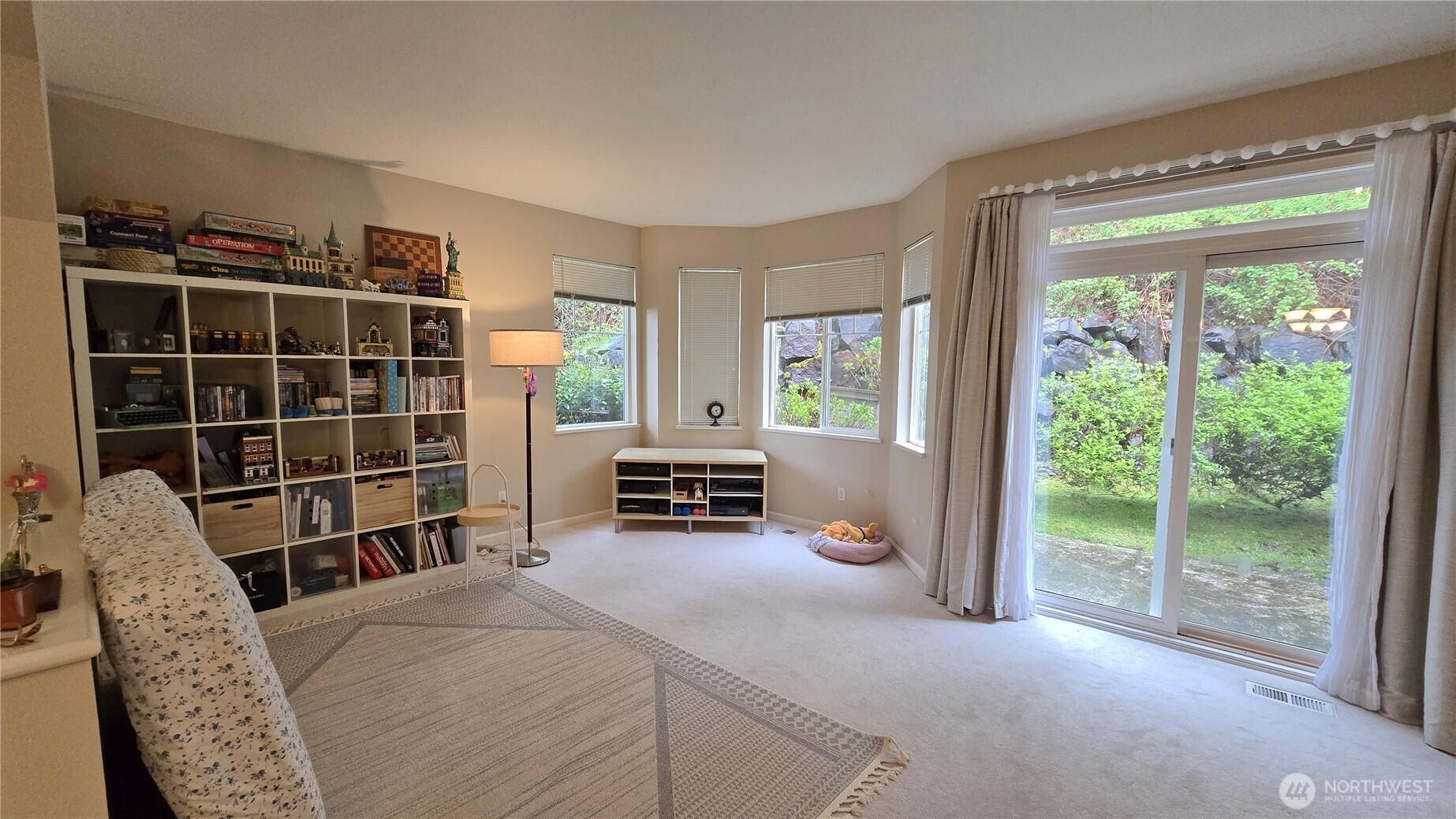 2628 139th Avenue SE #9, Bellevue, WA 98005