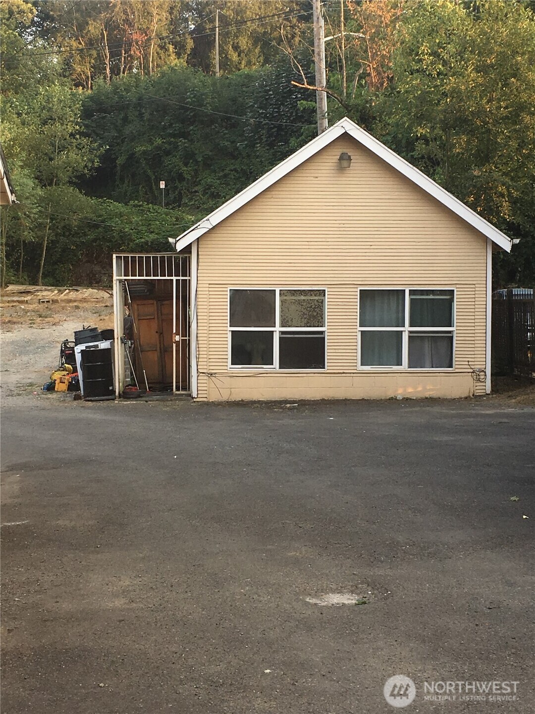 4519 S Henderson Street , Seattle, WA 98118