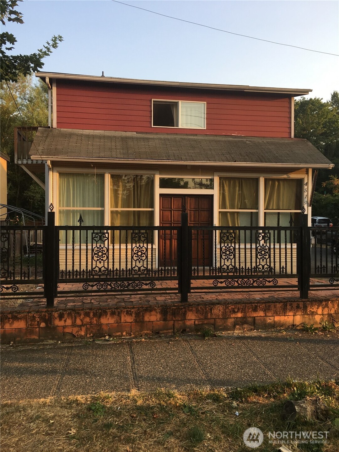 4519 S Henderson Street , Seattle, WA 98118
