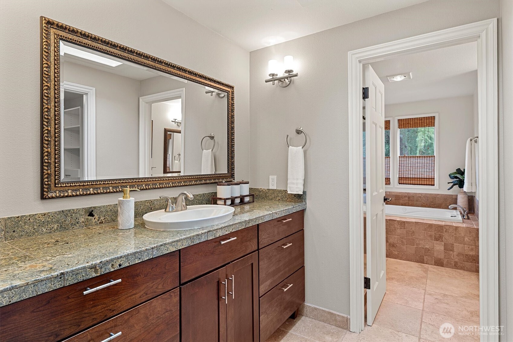 2524 225th Place NE, Sammamish, WA 98074
