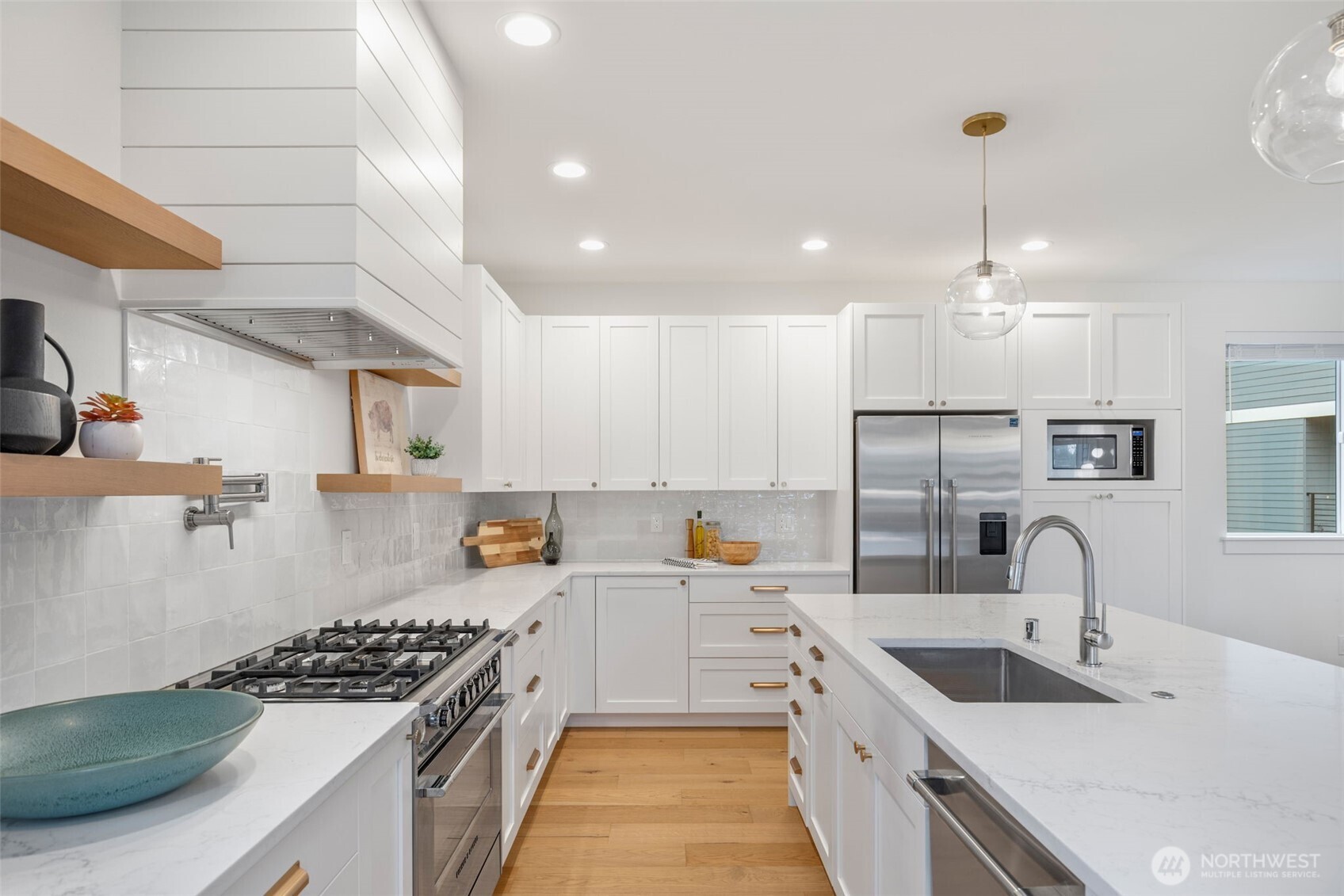 6738 21st Avenue SW, Seattle, WA 98106