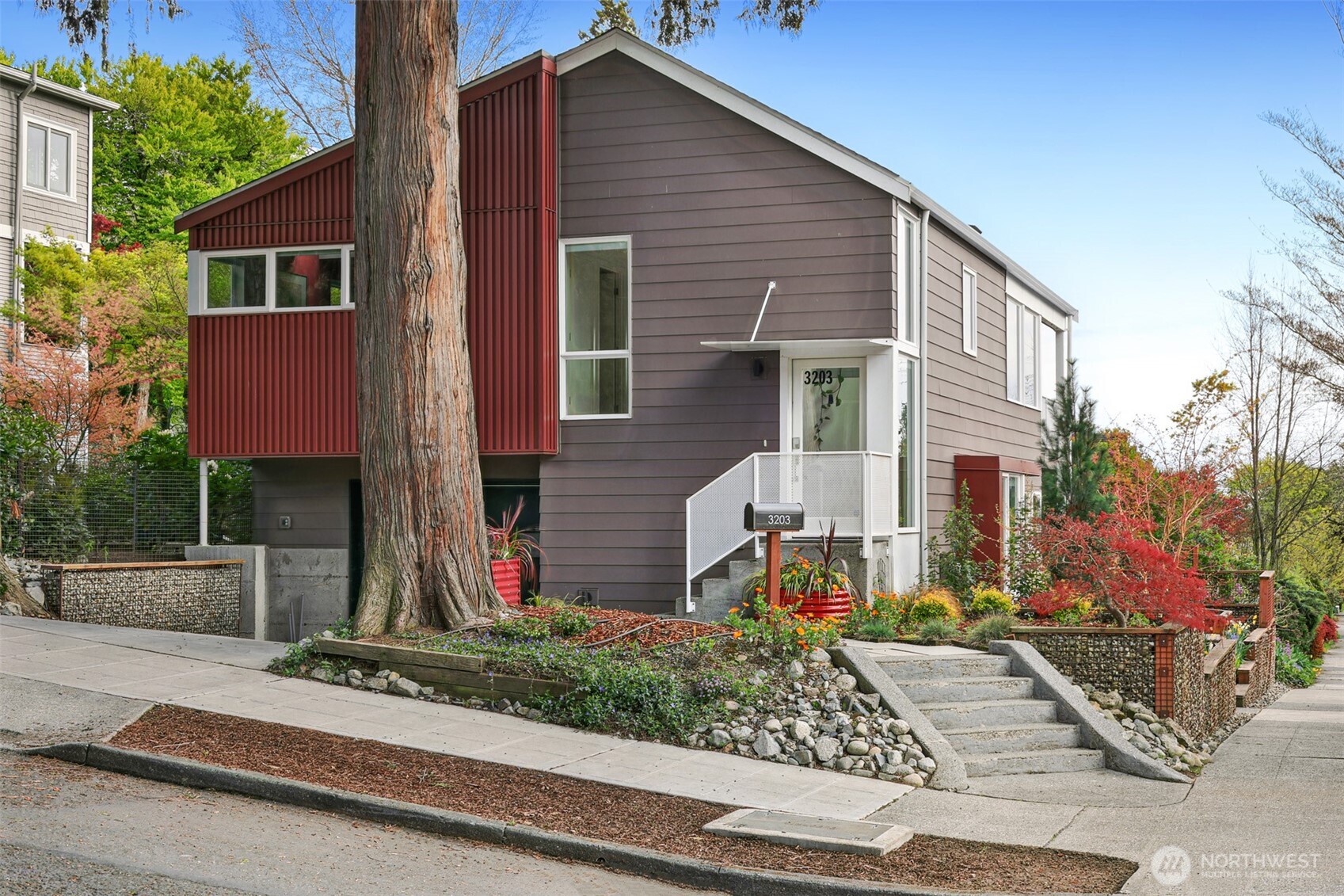 3203 E James Street , Seattle, WA 98122