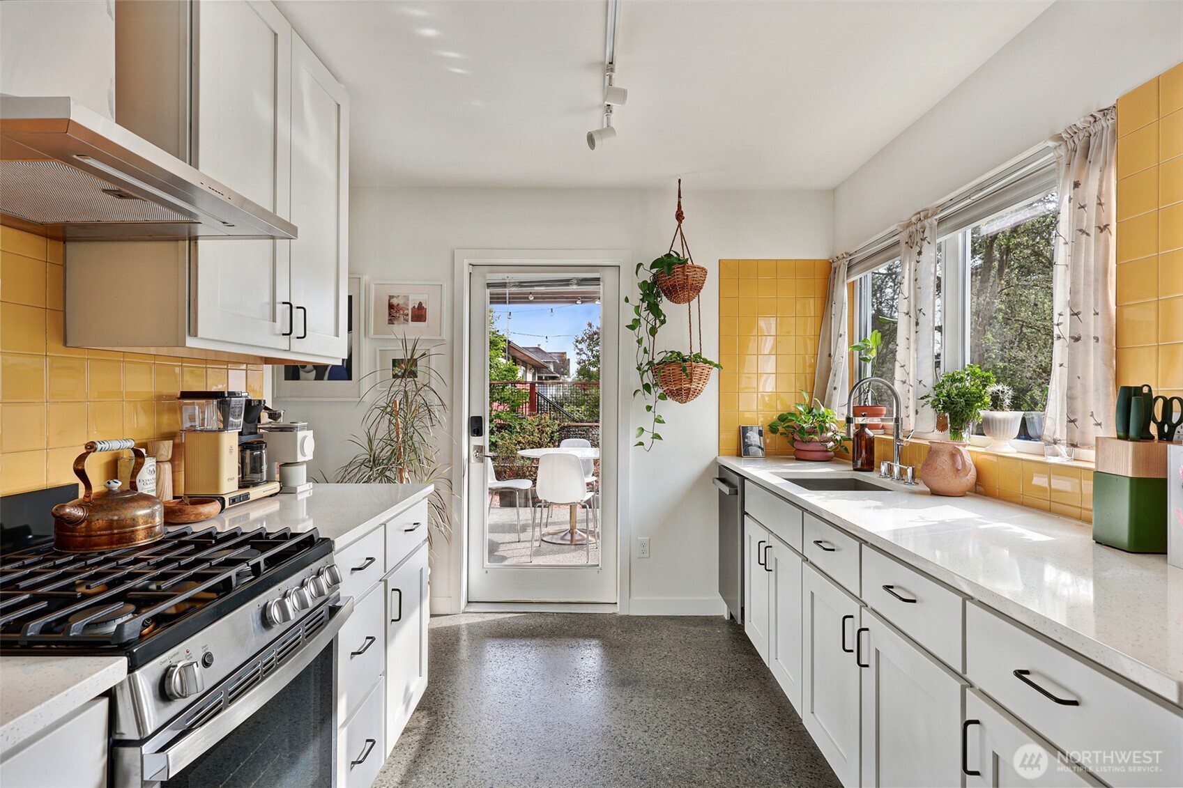 3203 E James Street , Seattle, WA 98122