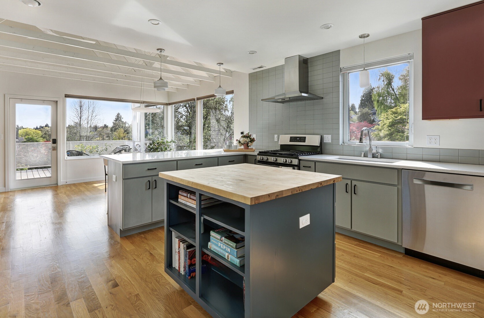 3203 E James Street , Seattle, WA 98122