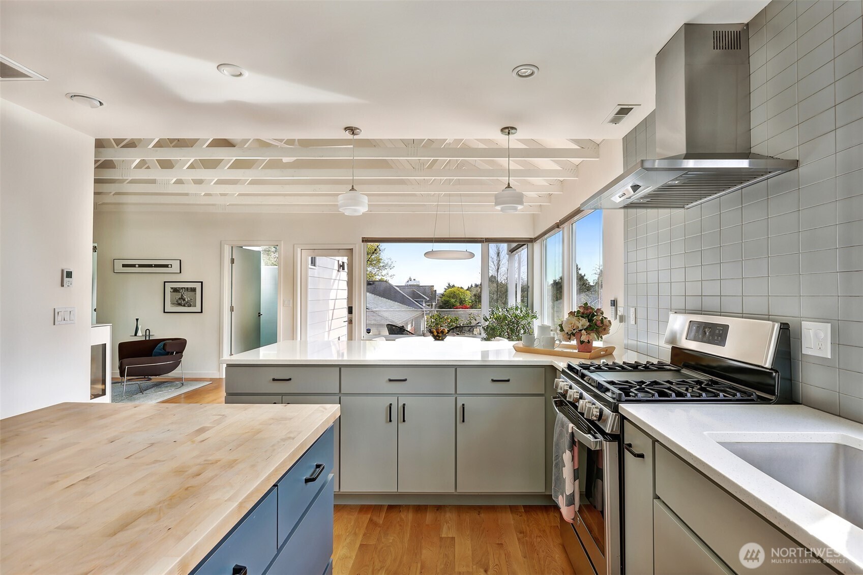 3203 E James Street , Seattle, WA 98122