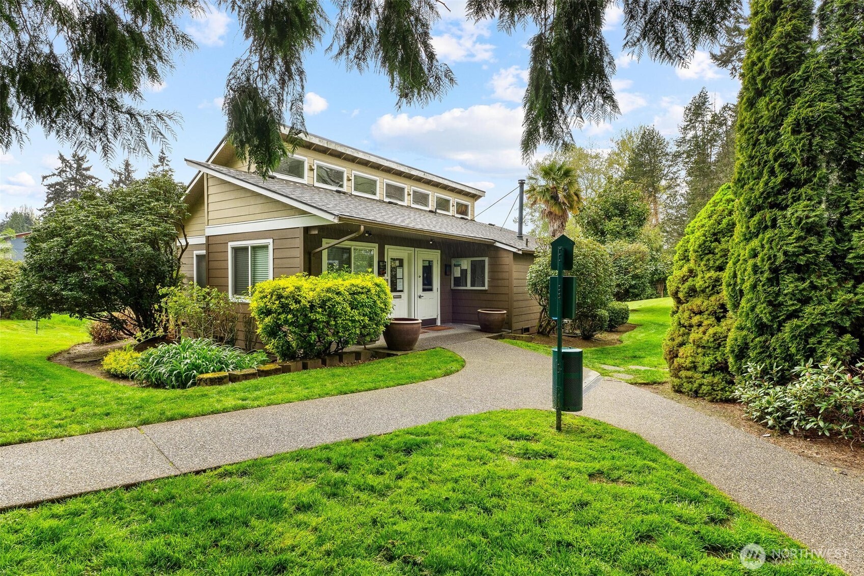 820 E Cady Rd #E204, Everett, WA 98203