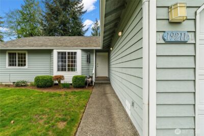 19211 110th Street E, Bonney Lake, WA 98391 - Photo 2