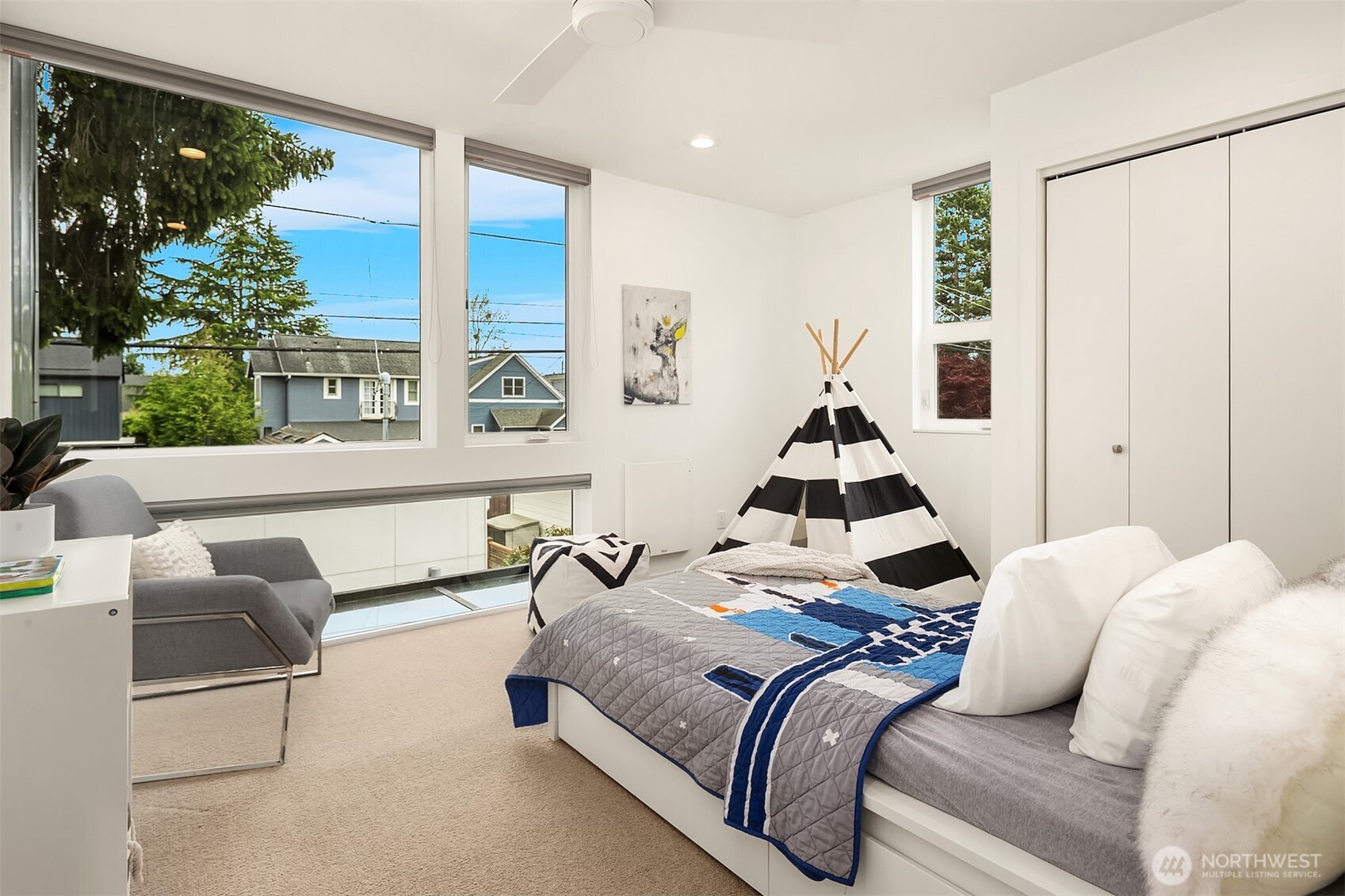 2418 6th Avenue W, Seattle, WA 98119