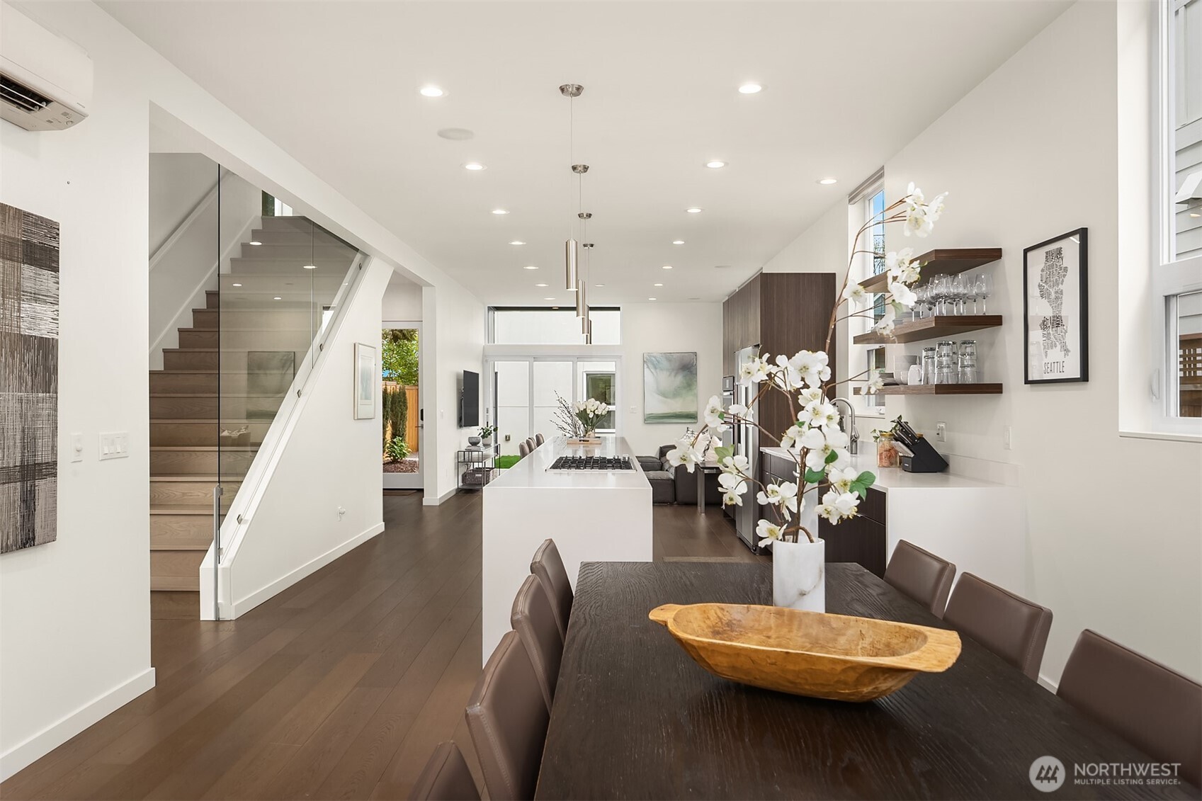 2418 6th Avenue W, Seattle, WA 98119