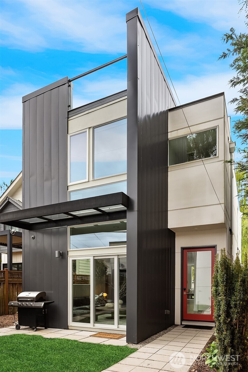 2418 6th Avenue W, Seattle, WA 98119