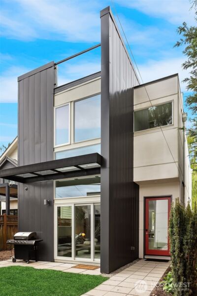 2418 6th Avenue W, Seattle, WA 98119 - Photo 23