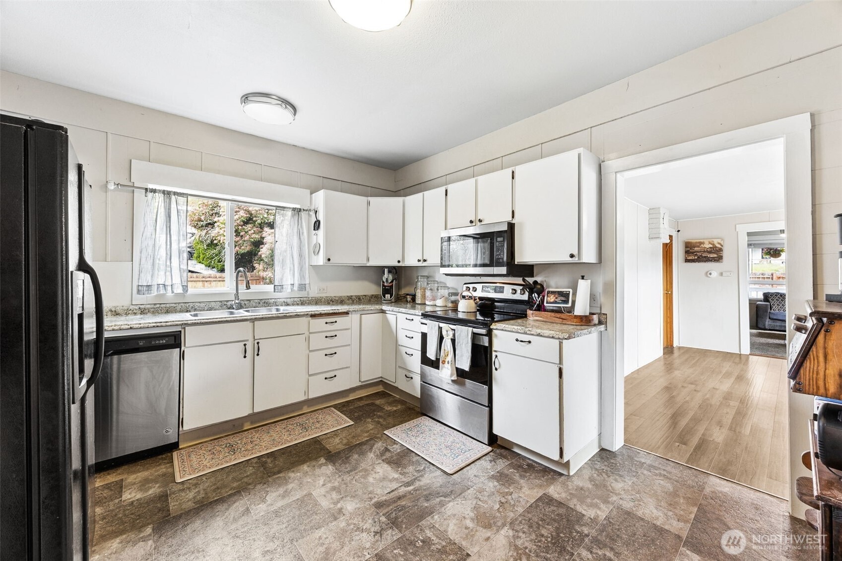 105 Oak Street E, Eatonville, WA 98328