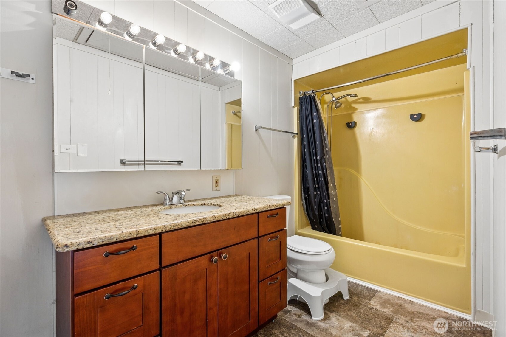 105 Oak Street E, Eatonville, WA 98328