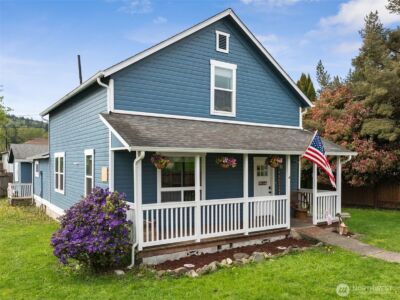 105 Oak Street E, Eatonville, WA 98328 - Photo 1