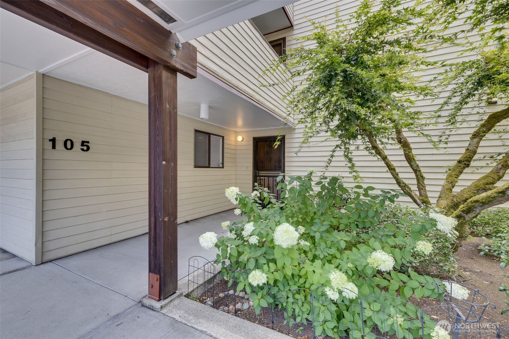 8516 196th Street SW #105, Edmonds, WA 98026-6319