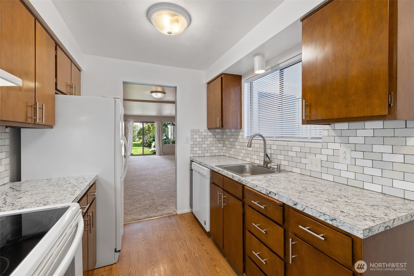 8516 196th Street SW #105, Edmonds, WA 98026-6319