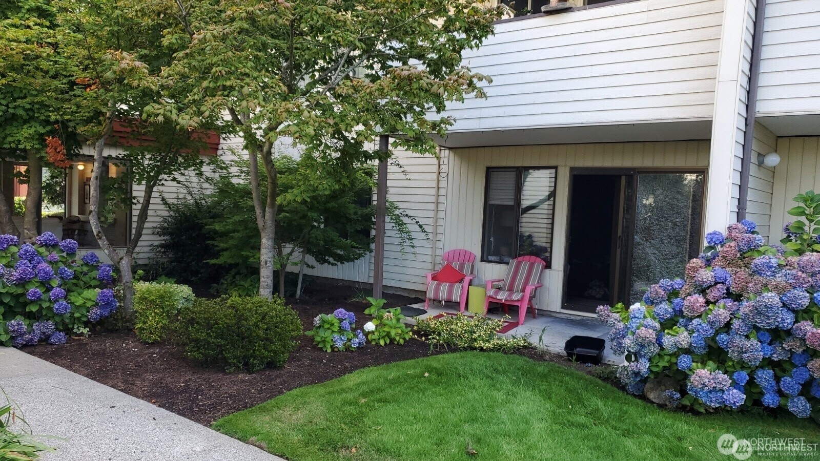 8516 196th Street SW #105, Edmonds, WA 98026-6319
