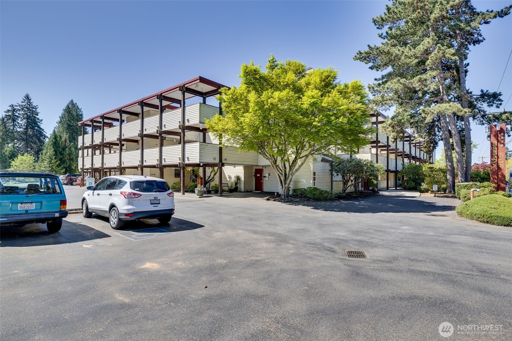 8516 196th Street SW #105, Edmonds, WA 98026-6319
