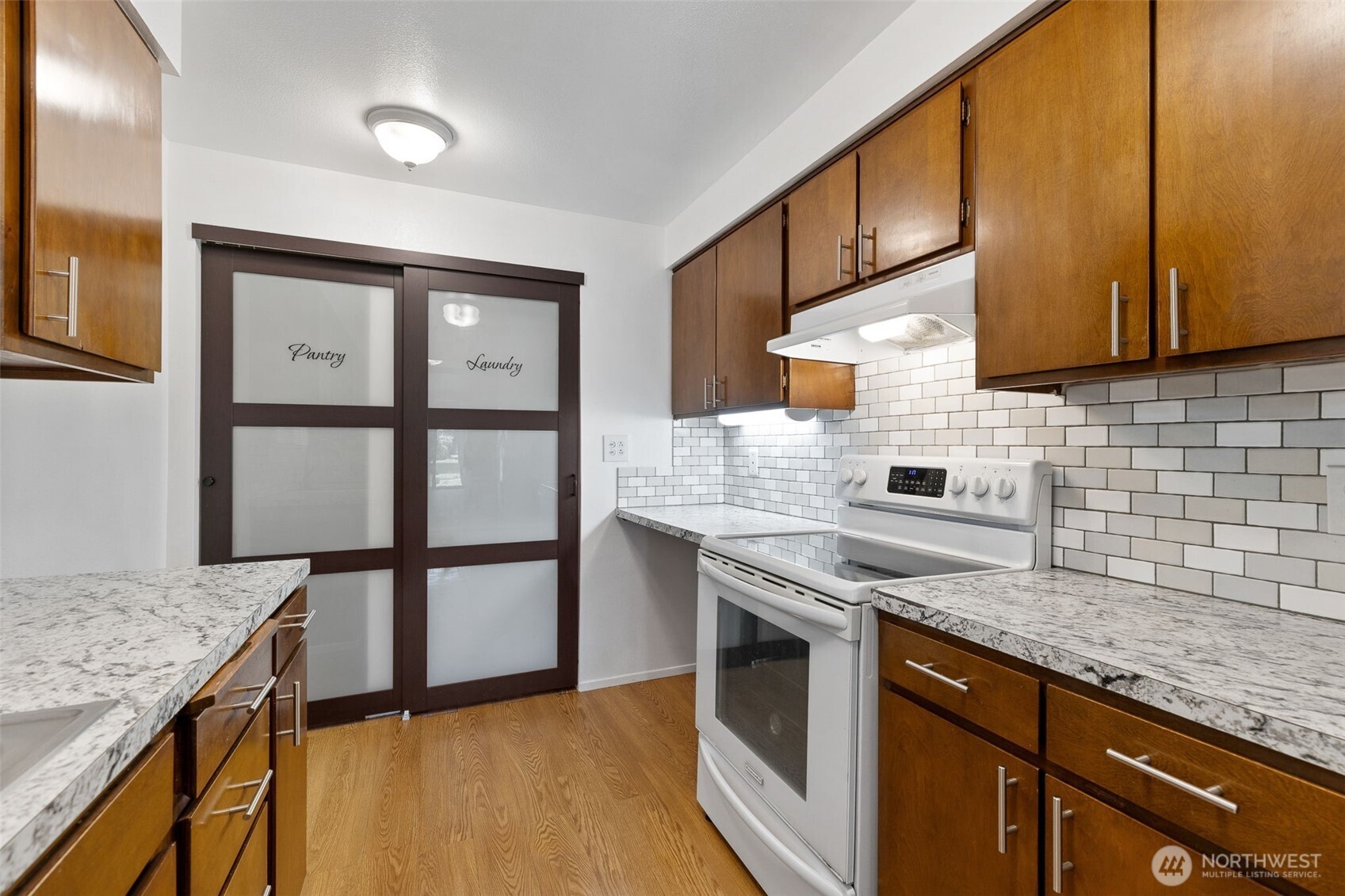 8516 196th Street SW #105, Edmonds, WA 98026-6319