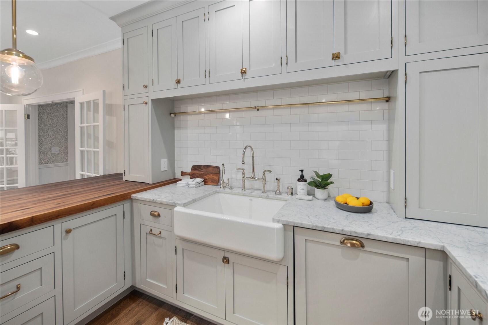 5265 16th Avenue NE, Seattle, WA 98105