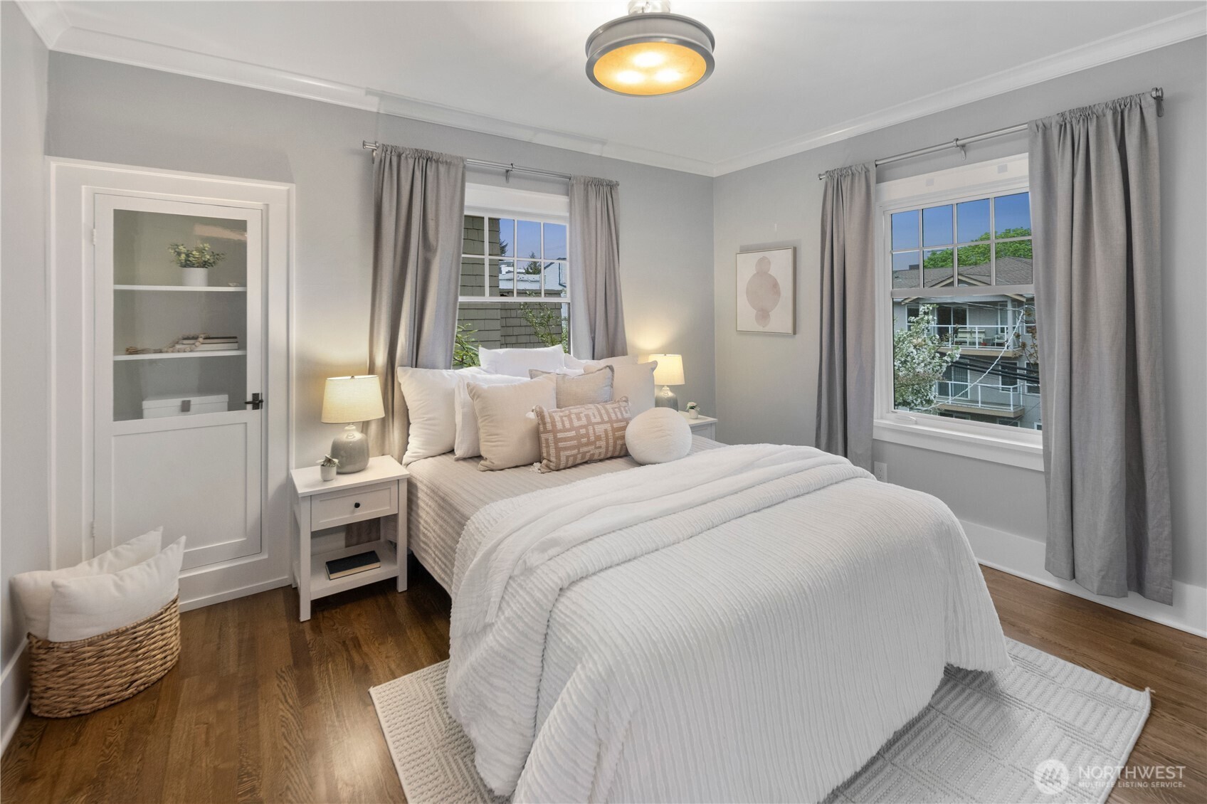 5265 16th Avenue NE, Seattle, WA 98105