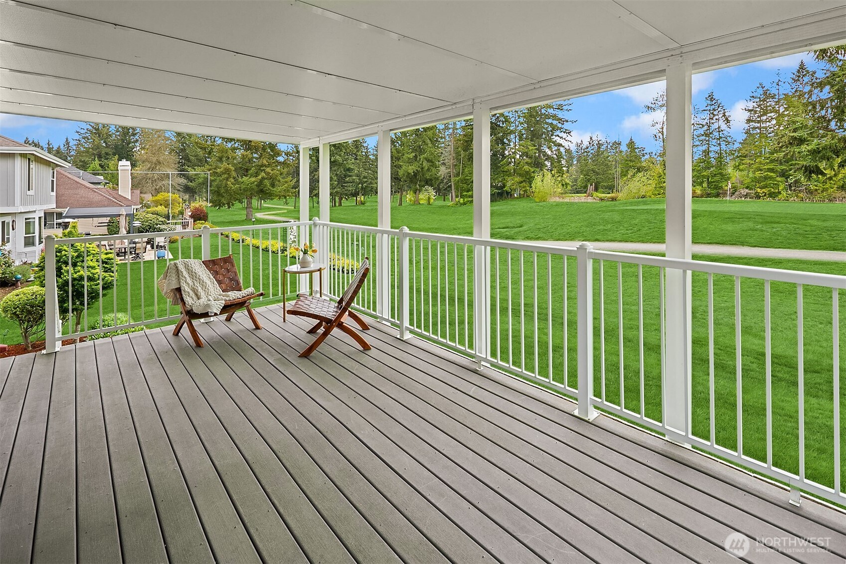 25611 Lk Wilderness Country Club Drive SE, Maple Valley, WA 98038