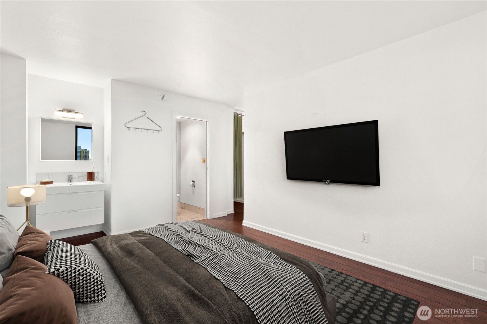 2100 3rd Avenue #1503, Seattle, WA 98121
