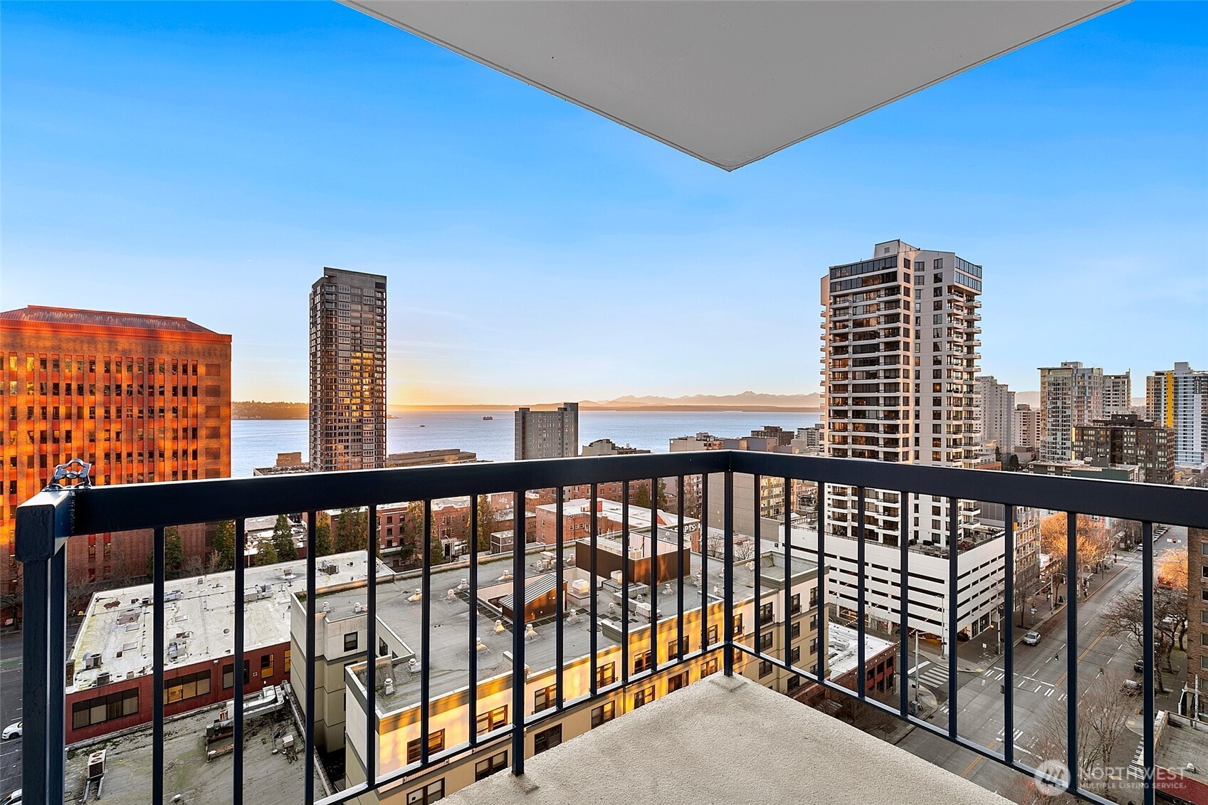 2100 3rd Avenue #1503, Seattle, WA 98121