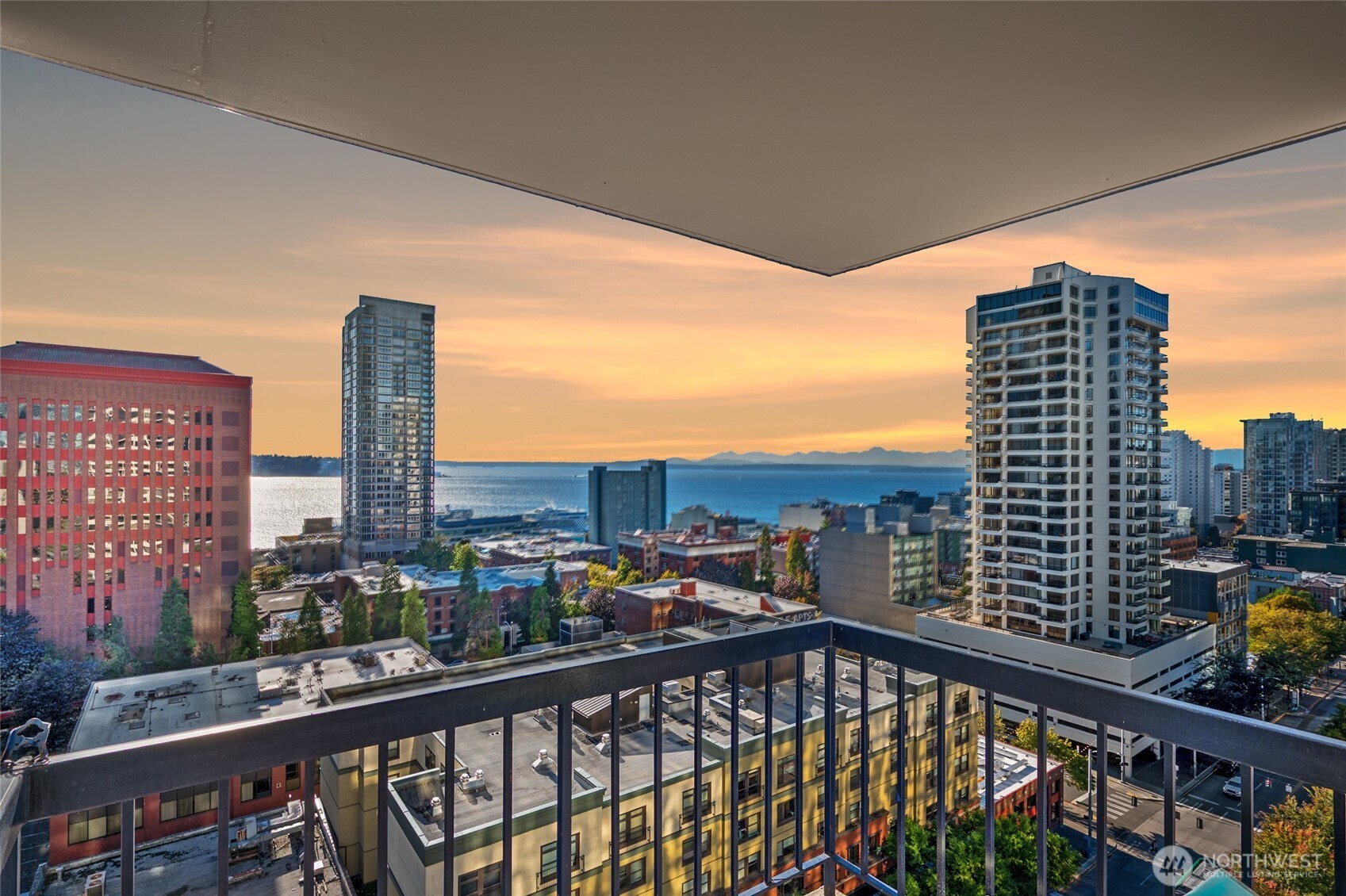 2100 3rd Avenue #1503, Seattle, WA 98121