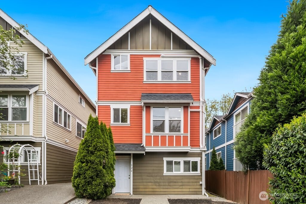 924 SW Holden Street , Seattle, WA 98106