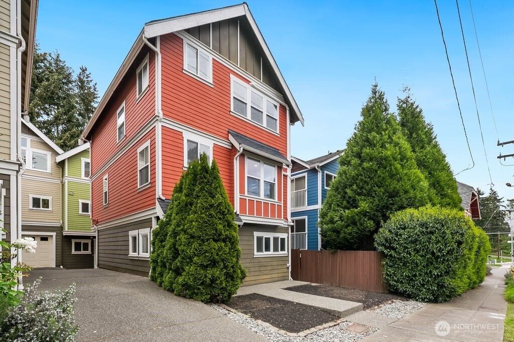 924 SW Holden Street , Seattle, WA 98106