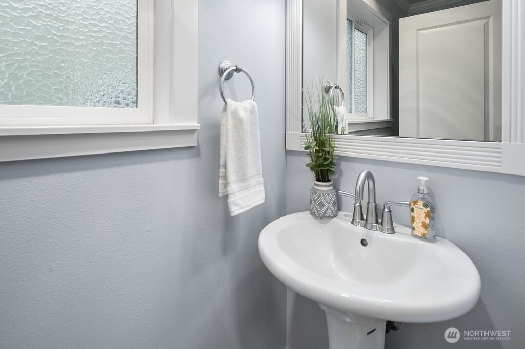924 SW Holden Street , Seattle, WA 98106
