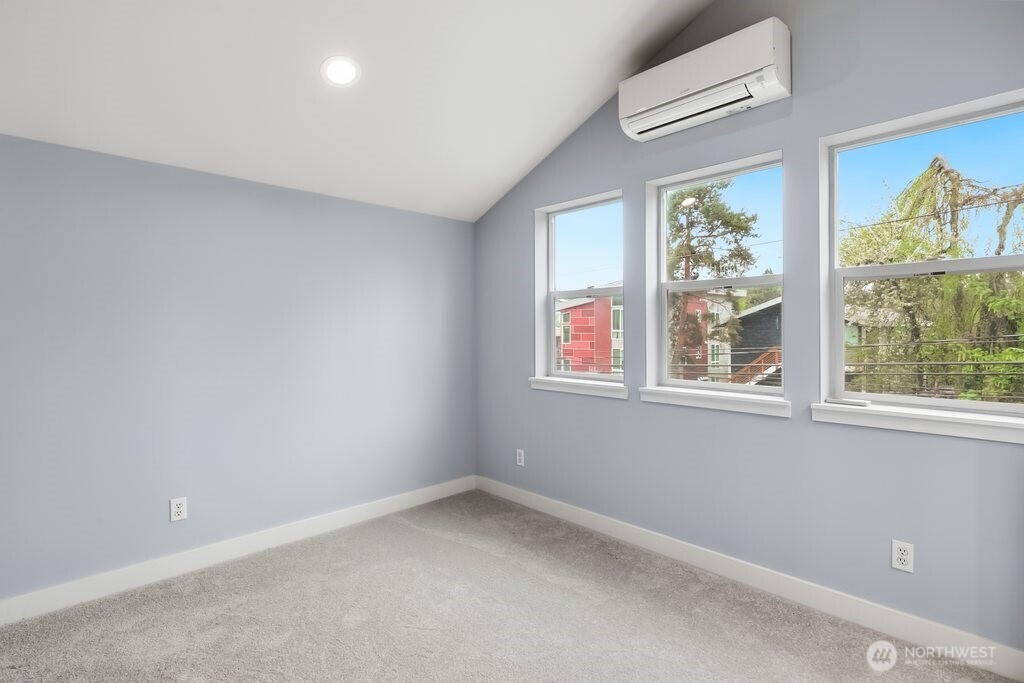 924 SW Holden Street , Seattle, WA 98106