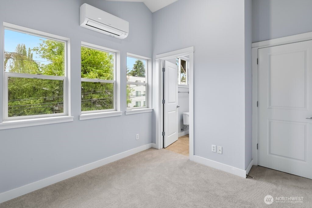 924 SW Holden Street , Seattle, WA 98106