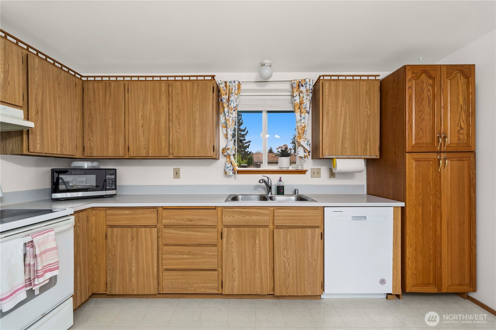8113 S Cushman Avenue , Tacoma, WA 98408-1921
