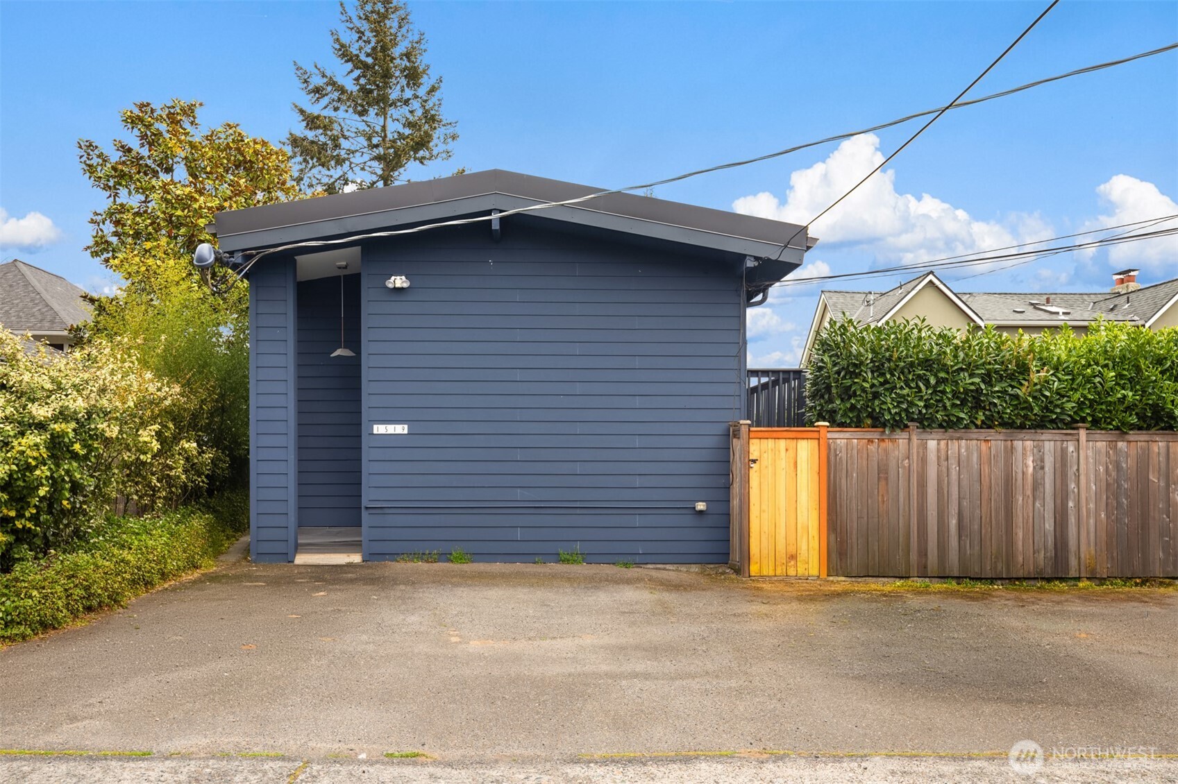 1519 5th Ave W #5, Seattle, WA 98119