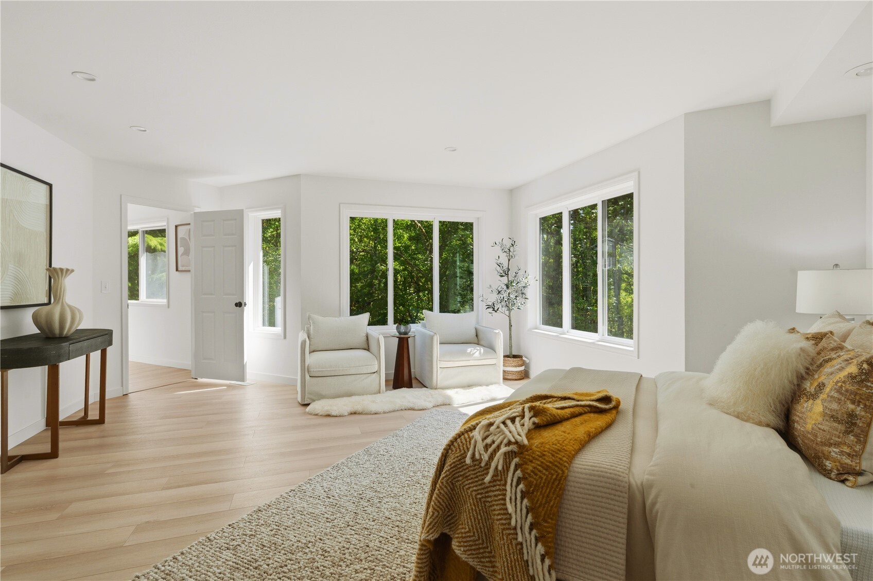 15461 SE 67th St , Bellevue, WA 98006