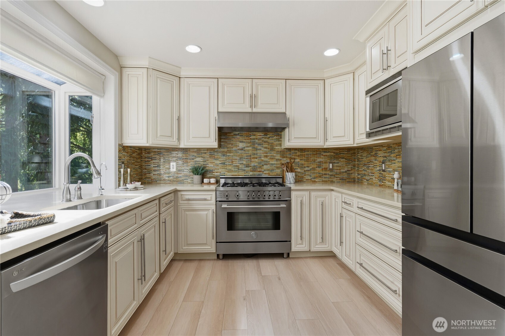 15461 SE 67th St , Bellevue, WA 98006