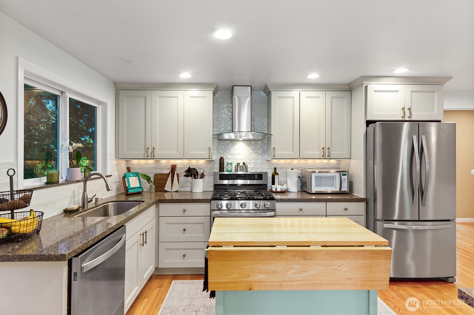 3907 SW Ida Street , Seattle, WA 98136