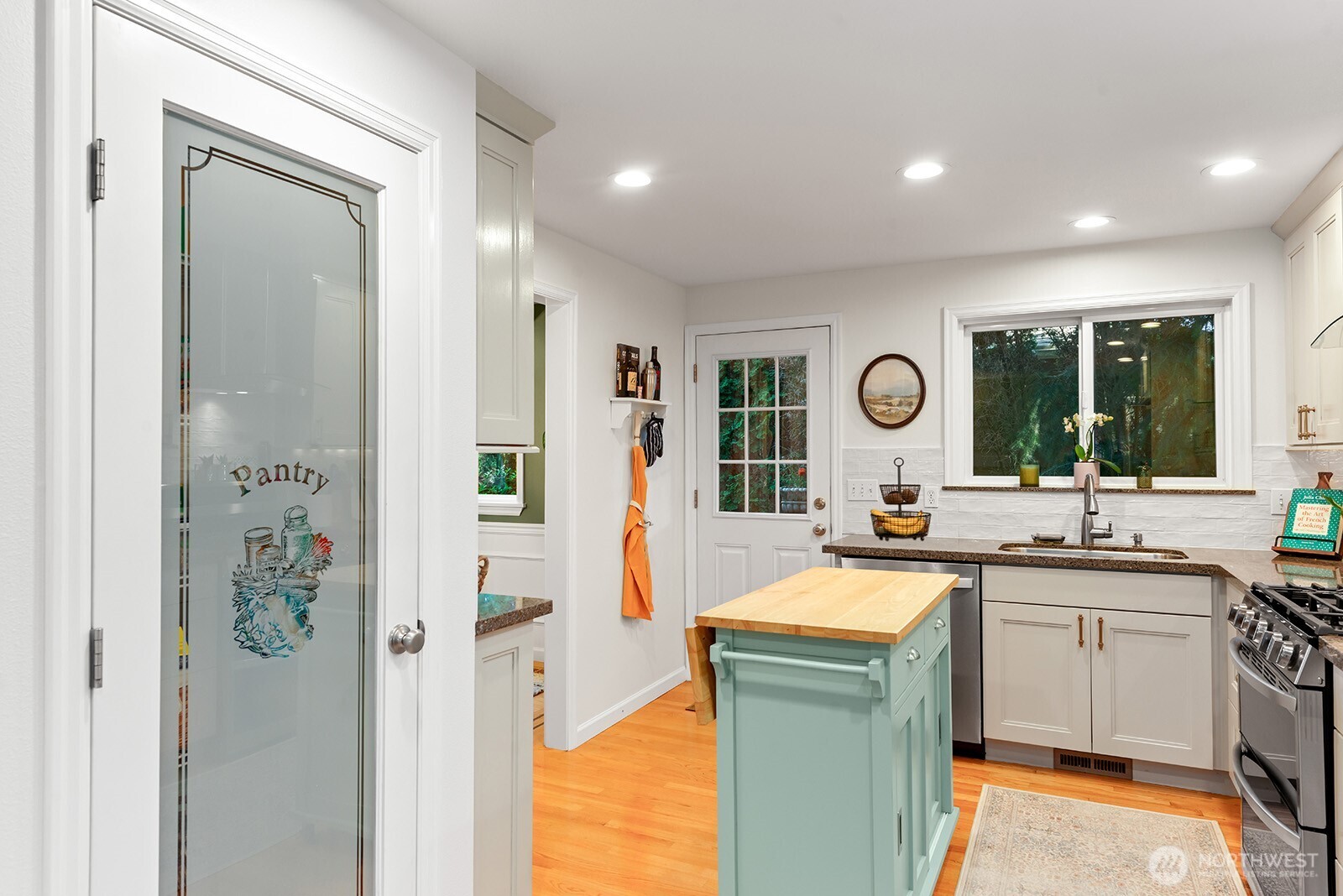 3907 SW Ida Street , Seattle, WA 98136